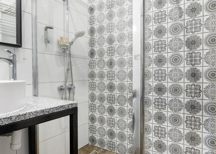 Urban Chic - Main Rail Station - Stylish - K28 *